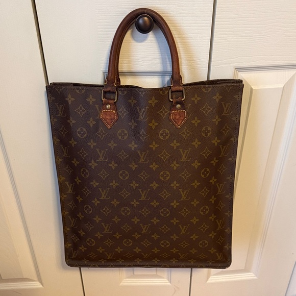 LOUIS VUITTON Monogram SAC PLAT Bag Vintage - Picture 2 of 16